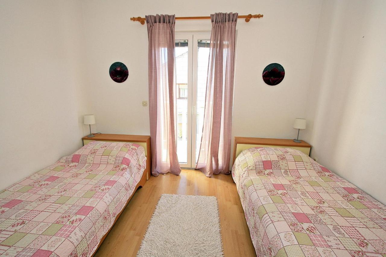 Apartments Mara Supetar Kültér fotó