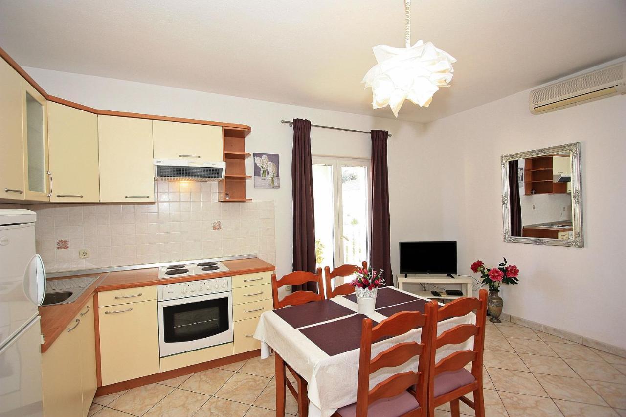 Apartments Mara Supetar Kültér fotó
