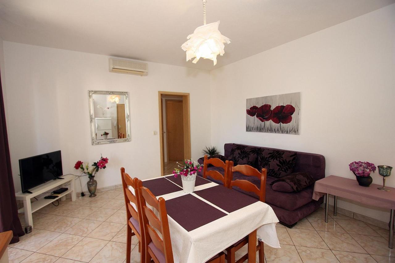 Apartments Mara Supetar Kültér fotó