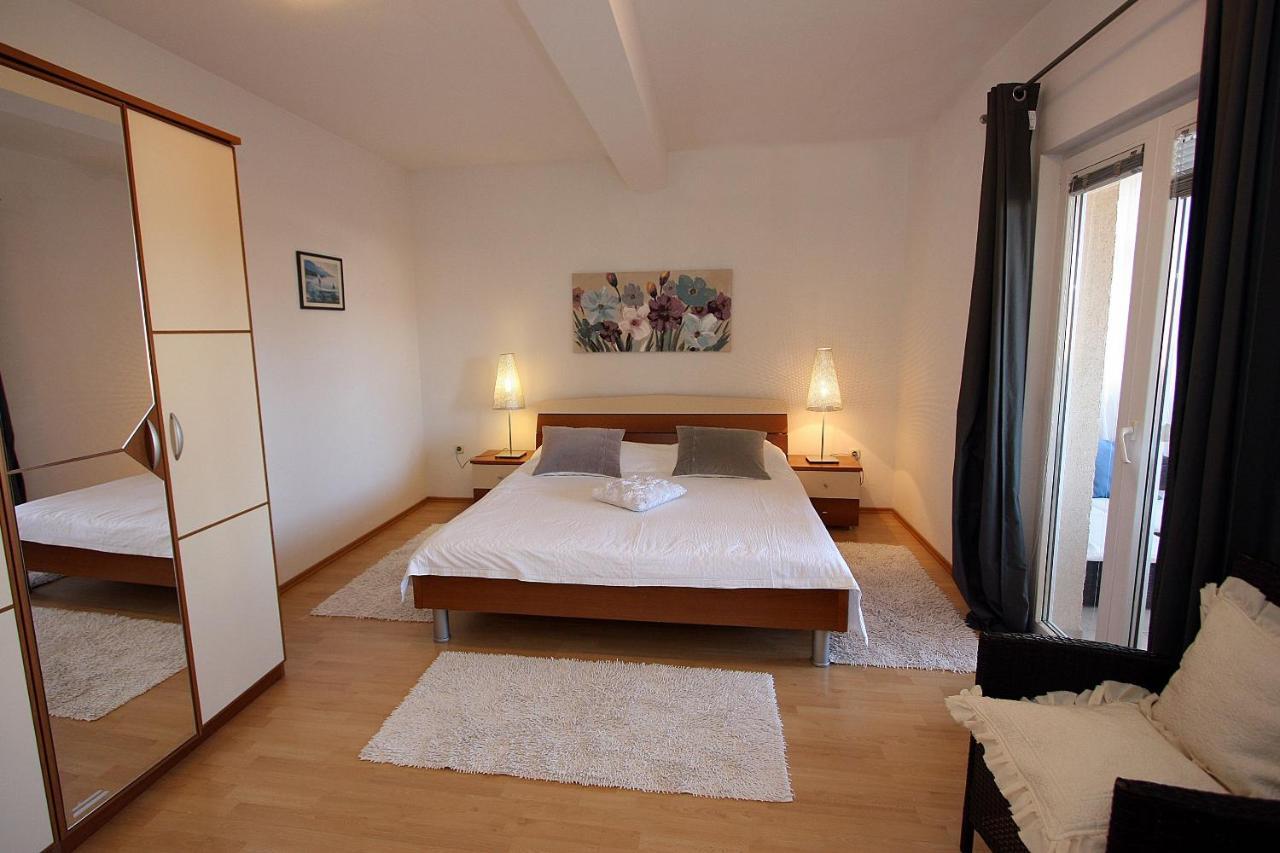Apartments Mara Supetar Kültér fotó