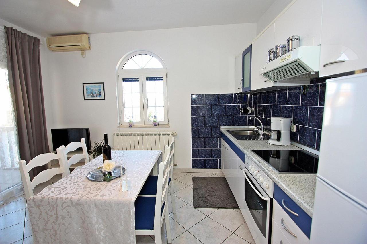 Apartments Mara Supetar Kültér fotó