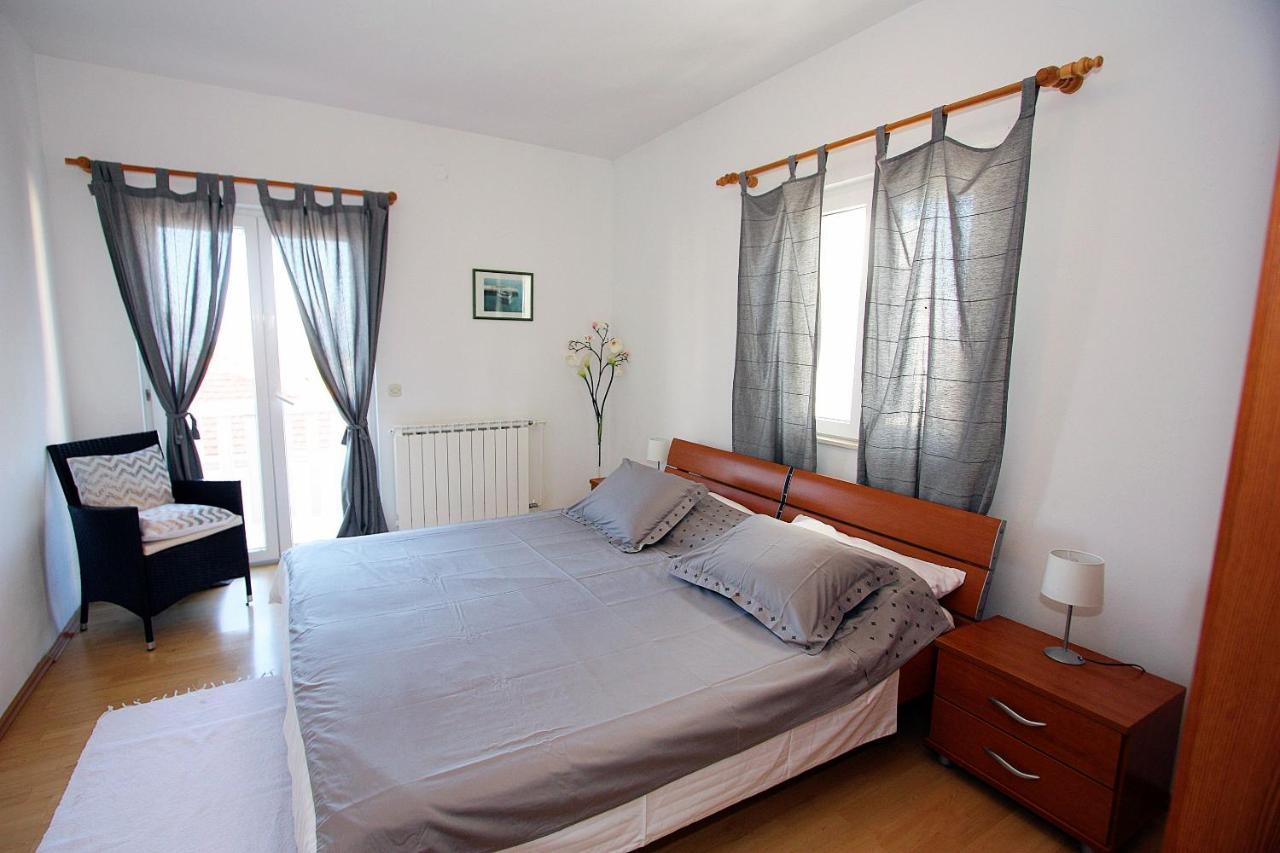 Apartments Mara Supetar Kültér fotó