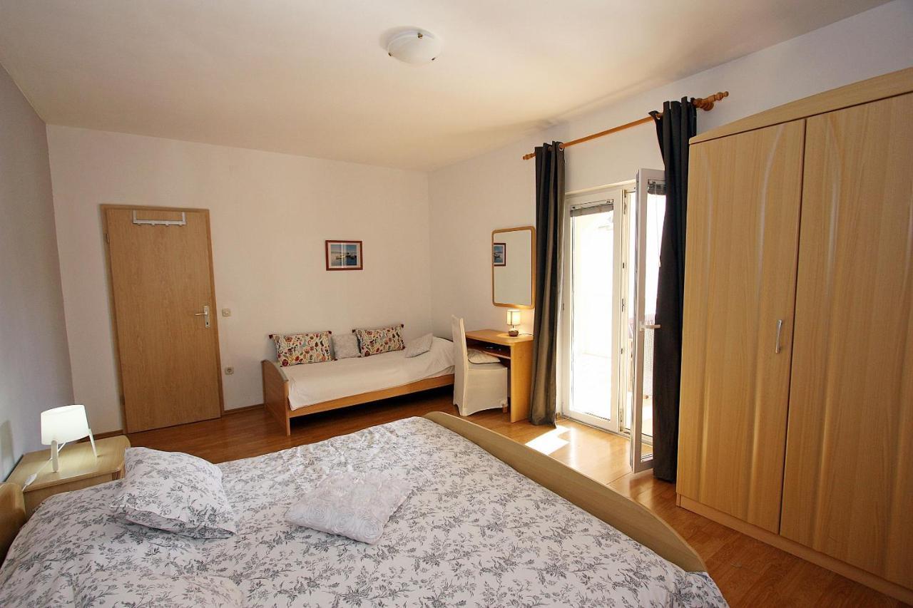 Apartments Mara Supetar Kültér fotó