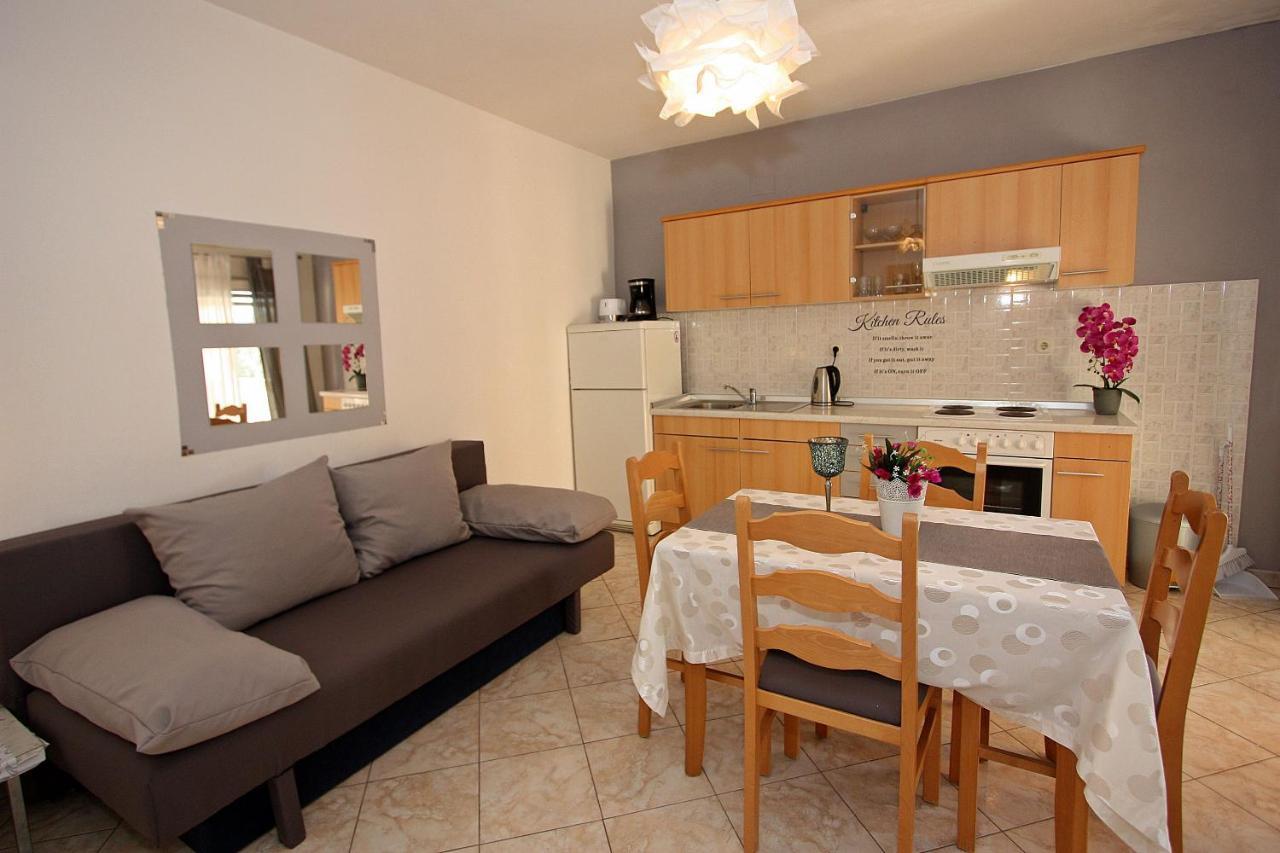 Apartments Mara Supetar Kültér fotó