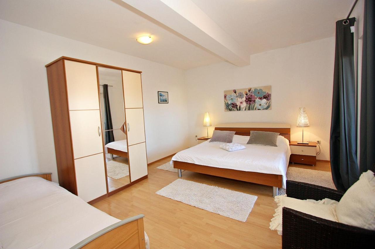 Apartments Mara Supetar Kültér fotó