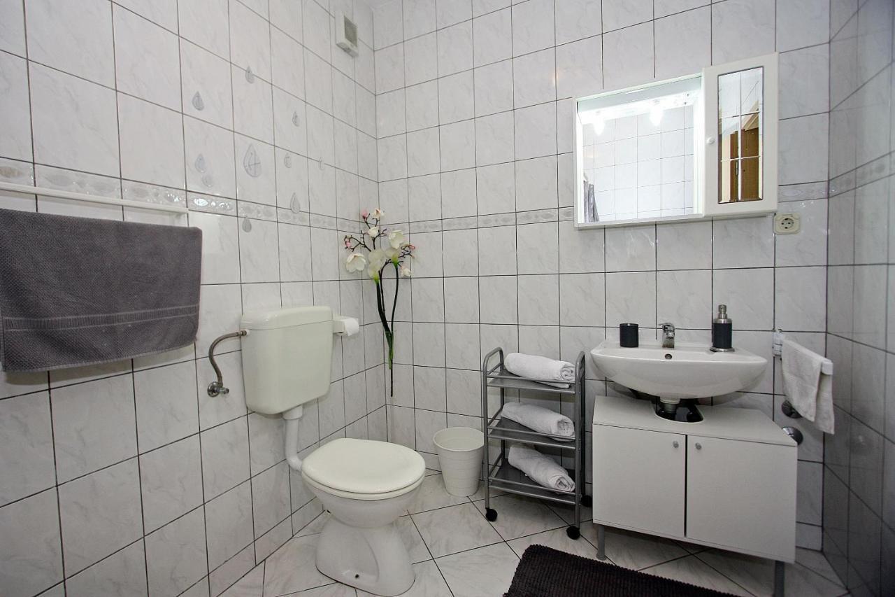 Apartments Mara Supetar Kültér fotó
