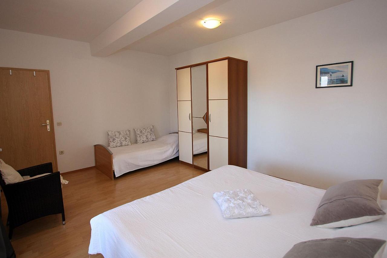 Apartments Mara Supetar Kültér fotó