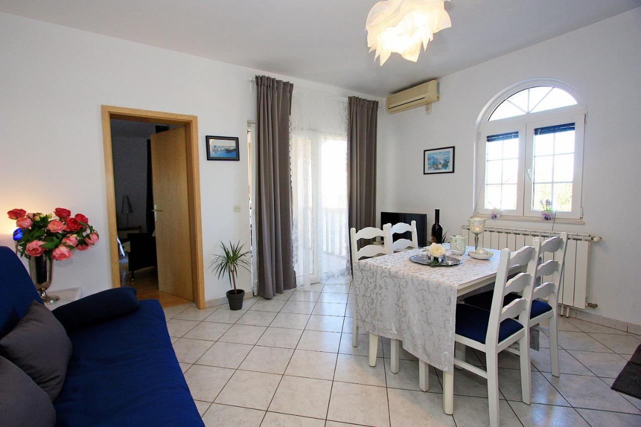 Apartments Mara Supetar Kültér fotó